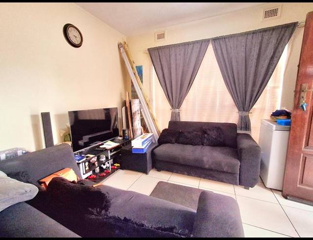 2 BEDROOM PROPERTY TO RENT IN MEREBANK